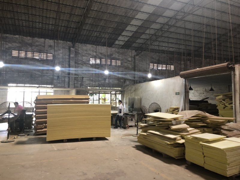 防撞軟包廠(chǎng)房倉庫.jpg 防撞軟包廠(chǎng)房倉庫.jpg