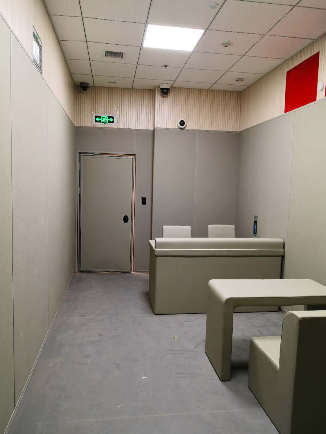 審訊室軟包.jpg 審訊室軟包.jpg